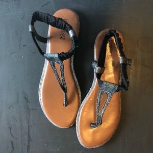 Kenneth Cole sandals